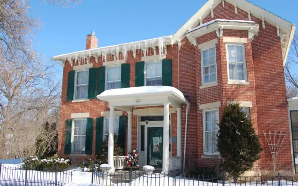 アルドリッチ・ローレスのゲストハウス外観