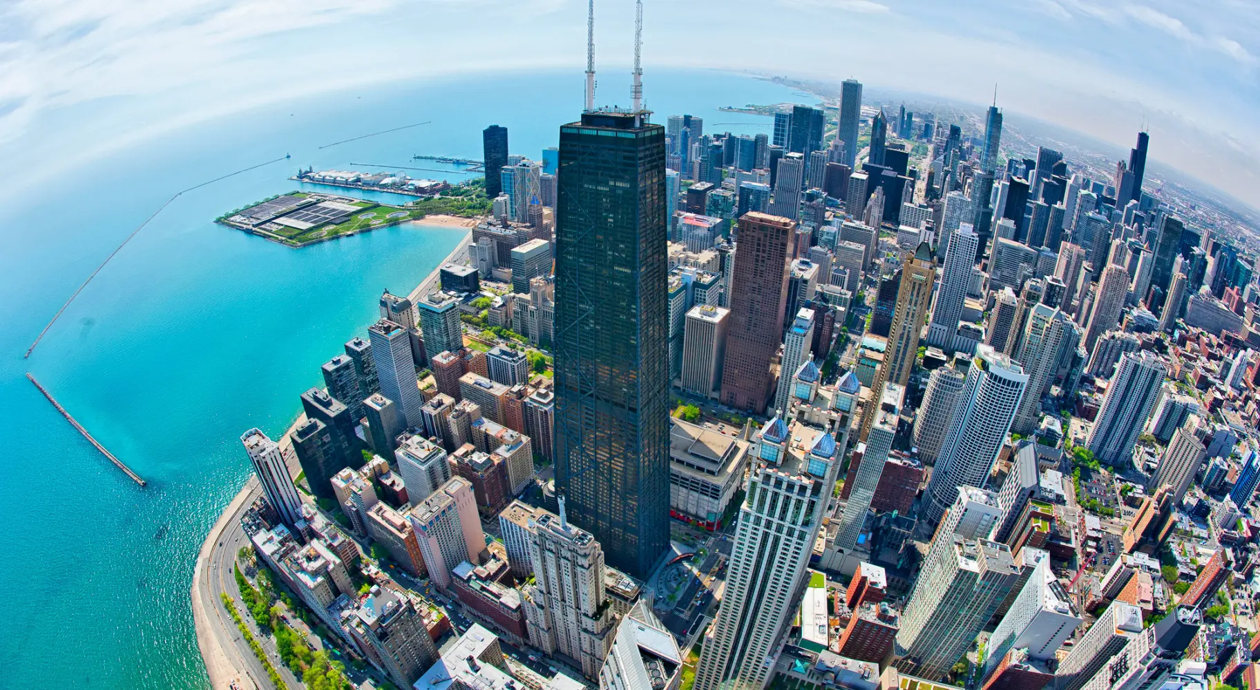 シカゴ・ループの高層ビル群の航空写真。（ボブ・ステフコ）