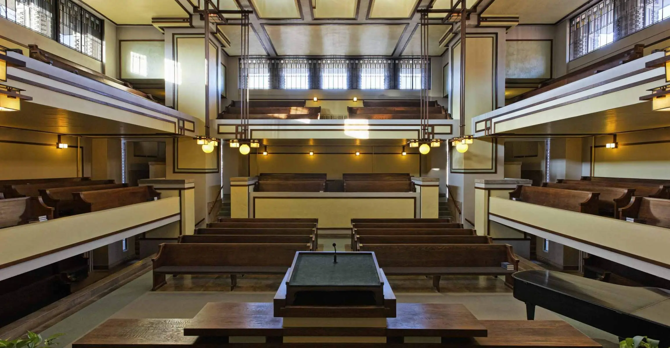 統一会堂サンクチュアリの内部