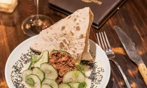 エドワーズヴィルのクリーブランド・ヒースでの一皿