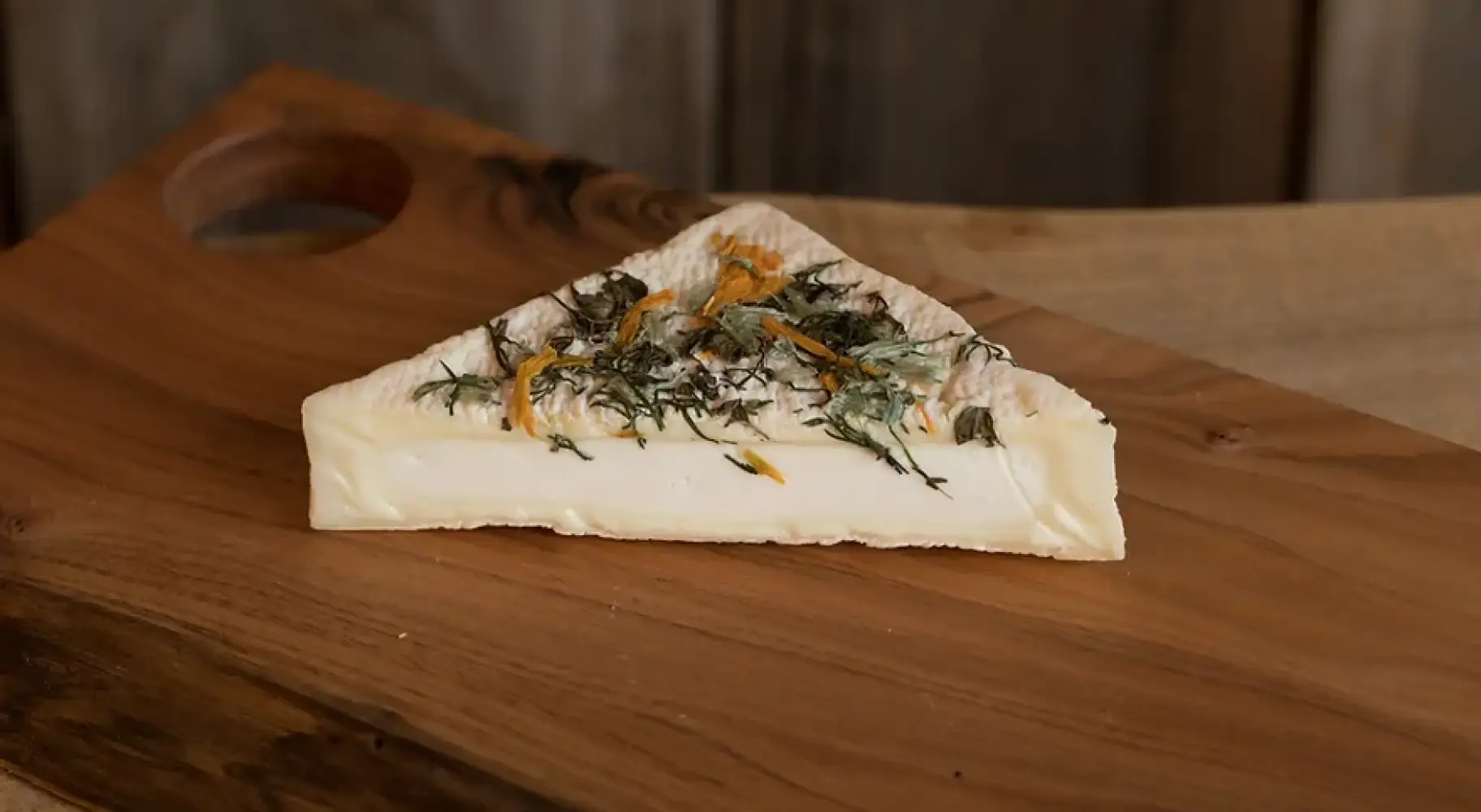 シャンペーン・アーバナにあるプレーリー・フルーツ・ファーム・アンド・クリーマリーのフルール・ド・ラ・プレーリー・チーズ。