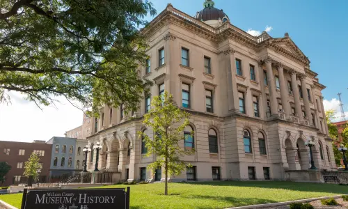 マクリーン郡歴史博物館の外観