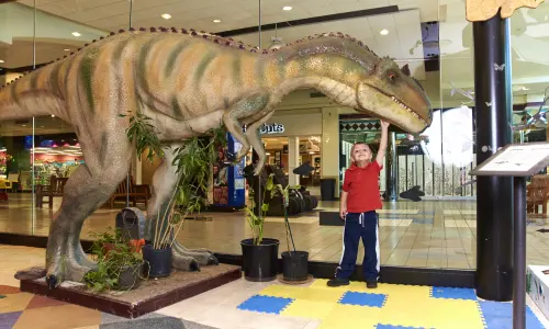 サイエンスセンターの恐竜像