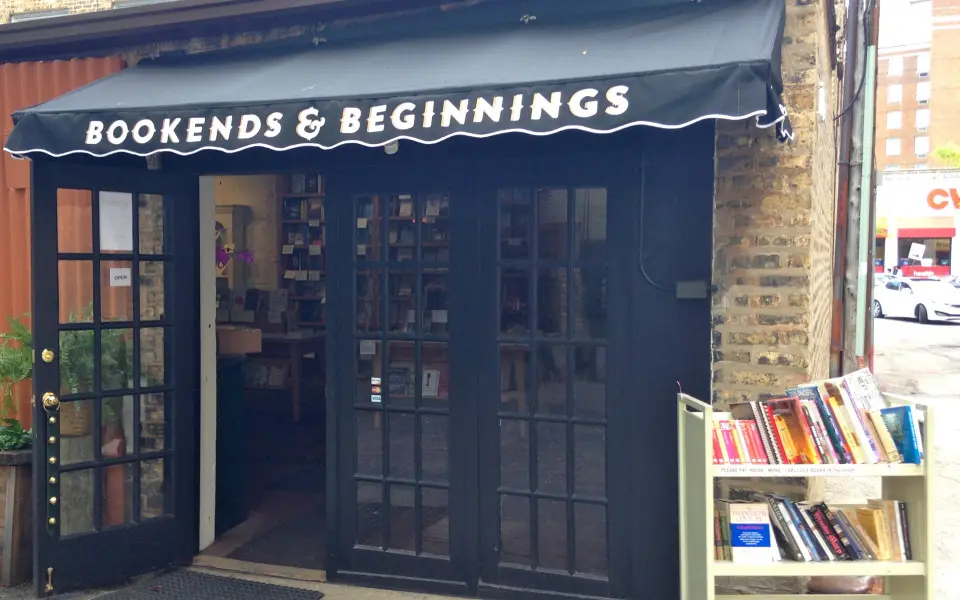 ブックエンド&ビギニングス書店外観