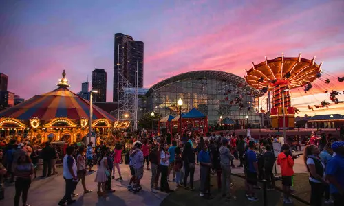 人と乗り物の見本市