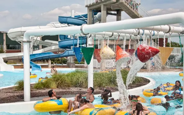 ホワイトウォーターキャニオンウォーターパーク