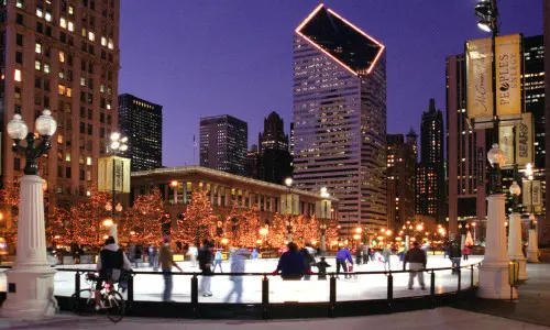 夜のアイススケート