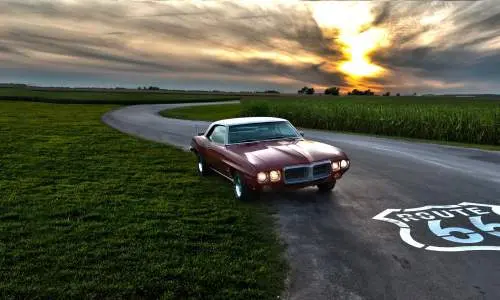 ルート66で停車中の車