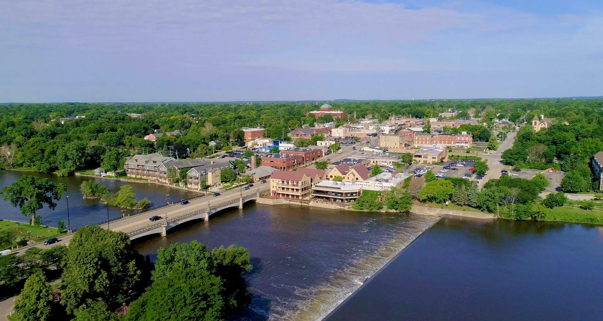 ジュネーブ市街の俯瞰ショット。