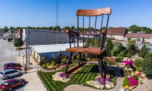 世界最大のロッキングチェア 