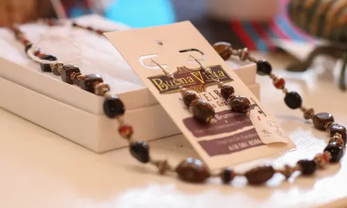 イヤリングとネックレス