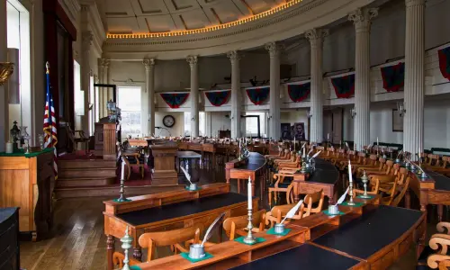 旧州議会議事堂